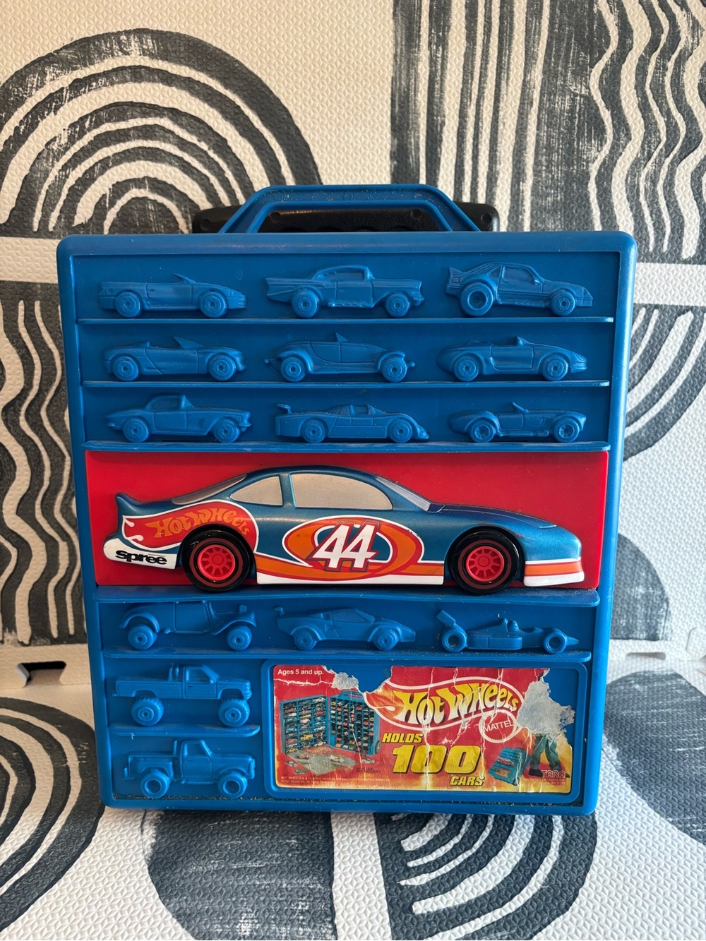 Vintage Hot Wheels Rolling Storage Case Holds 100 Cars – Style #20375
